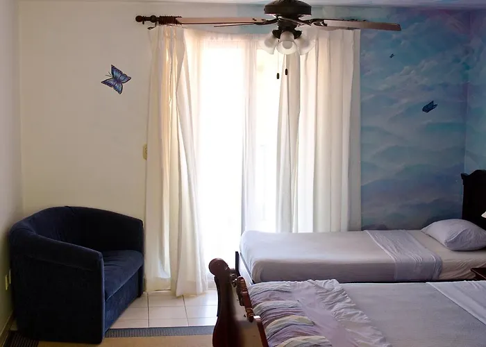 Gingerbread Restaurant & 4* Nuevo Arenal